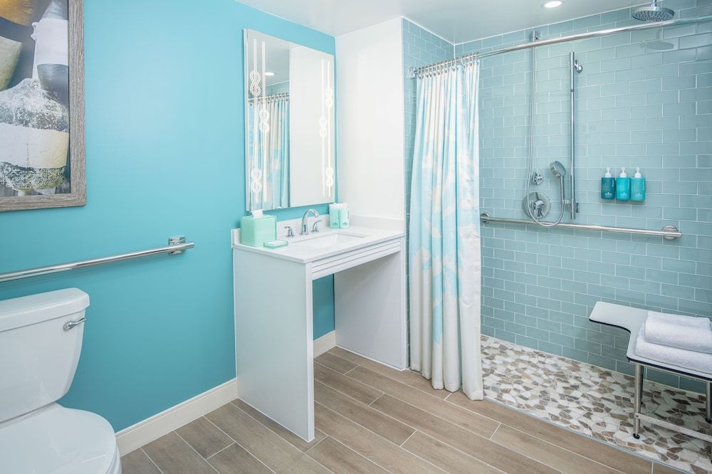 Margaritaville Resort Cape Cod Deluxe Room, 1 King Bed, Accessible (Waterpark View) 4