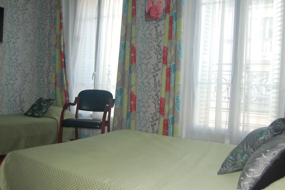 Hôtel Jean Bart Triple Room 2