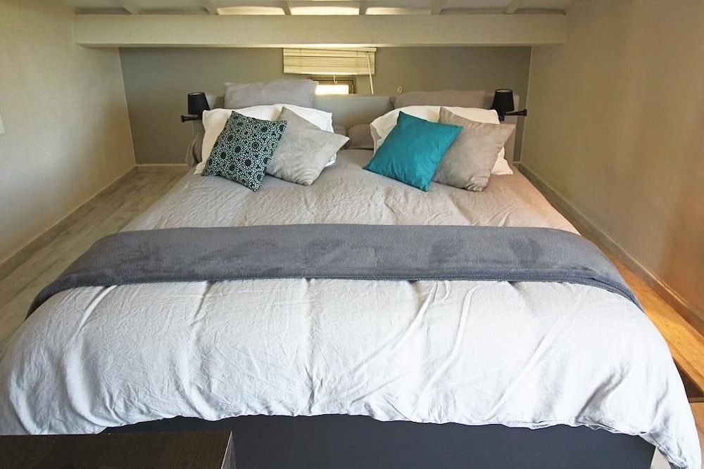 Double Room (Wenge)