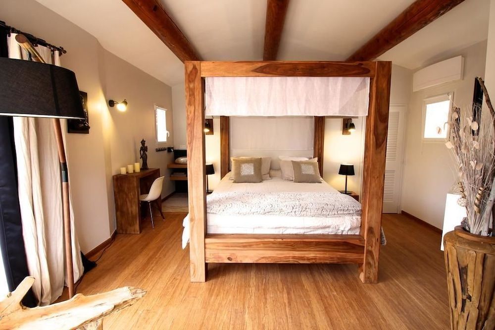 Double Room (Teck)