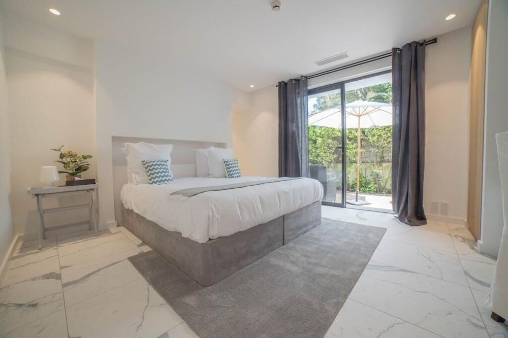 Double Room (Prestige)