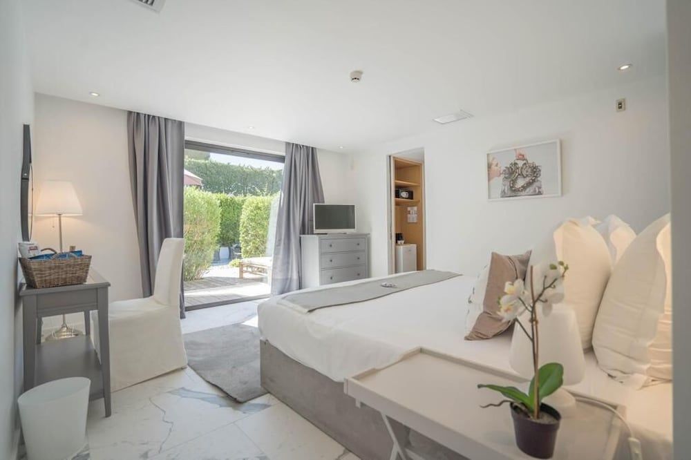 Double Room (Prestige)