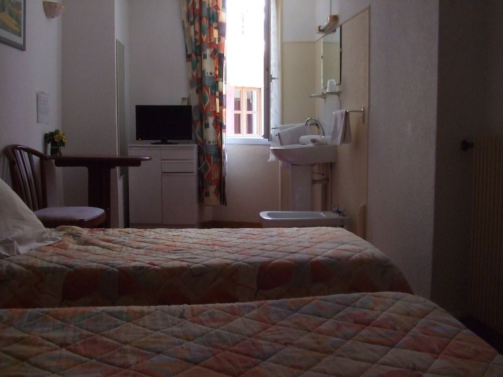 Twin Room, Shared Bathroom