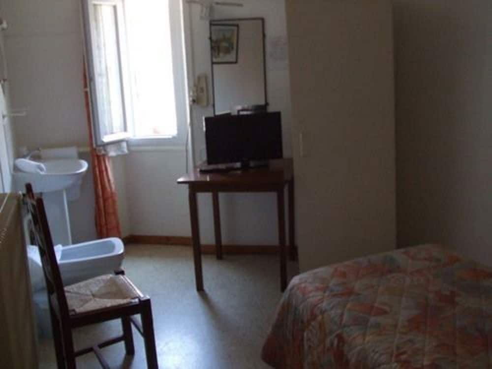 Single Room, Shared Bathroom