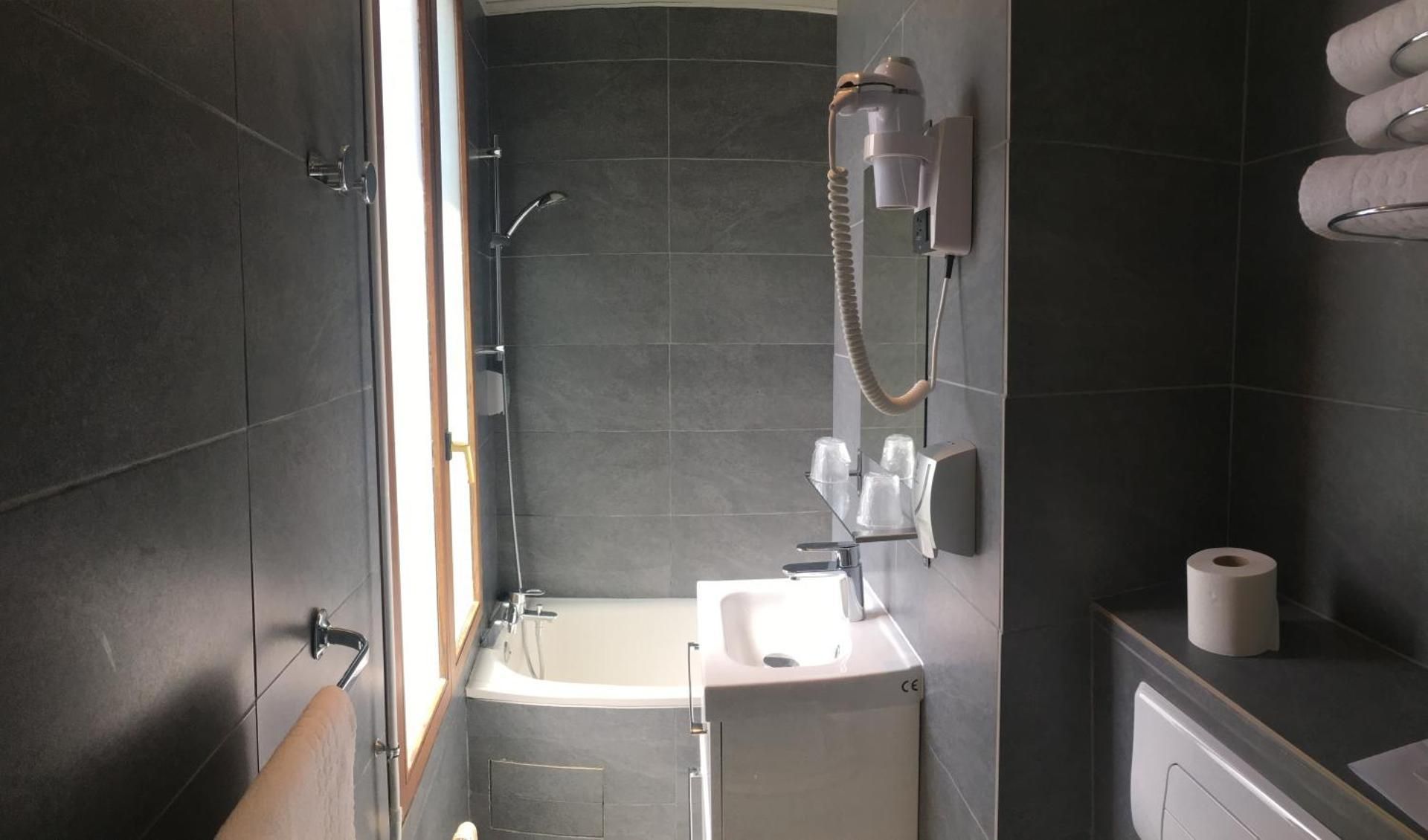 undefined Hotel Du Maine 9