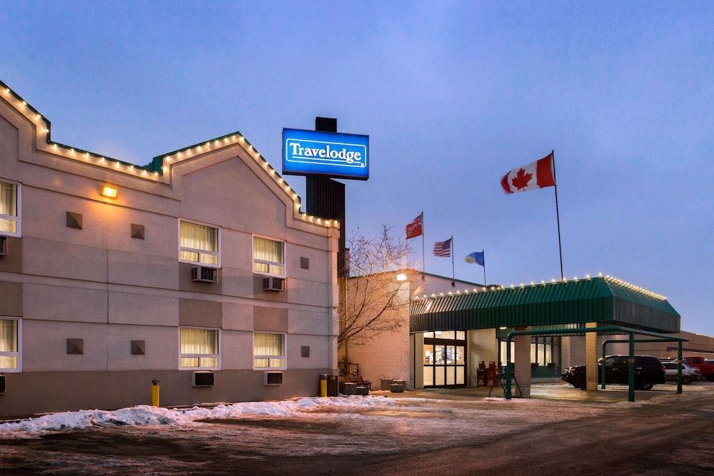 undefined Travelodge by Wyndham Winnipeg East 6