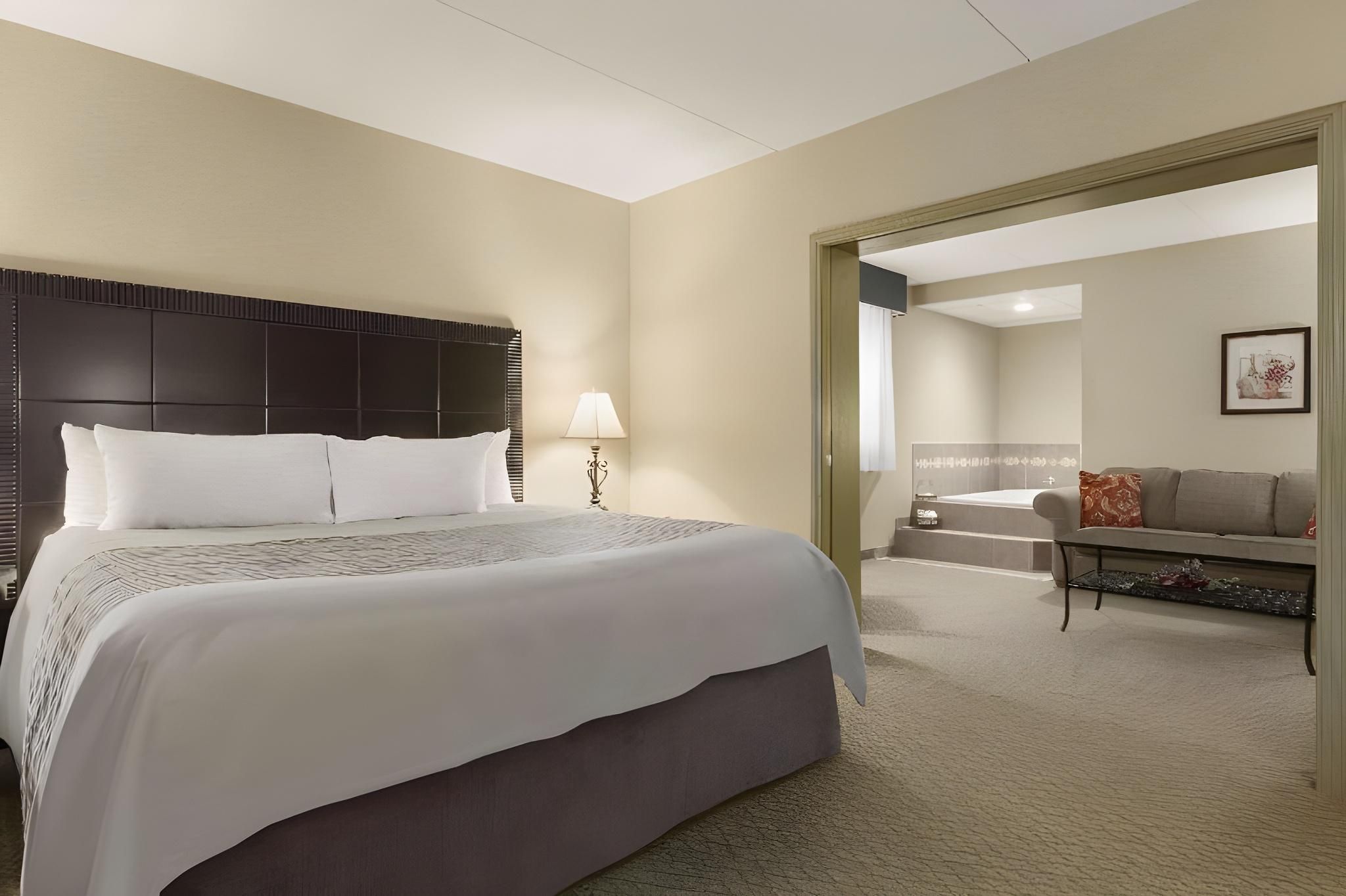 1 King Bed, One-Bedroom Suite, Non-Smoking