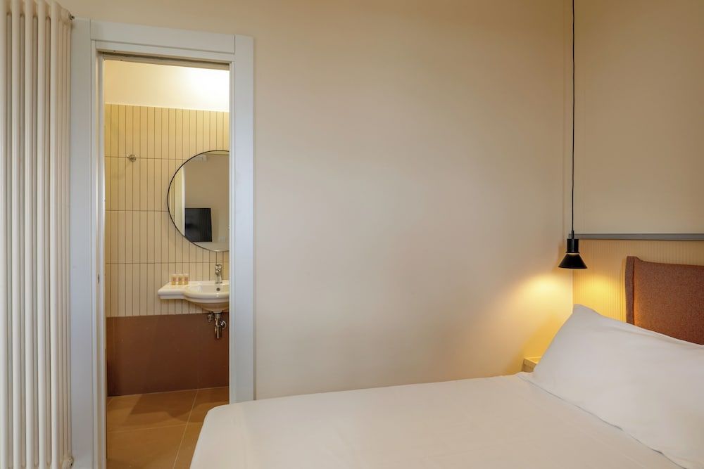 Hotel Colosseum Double or Twin Room 5