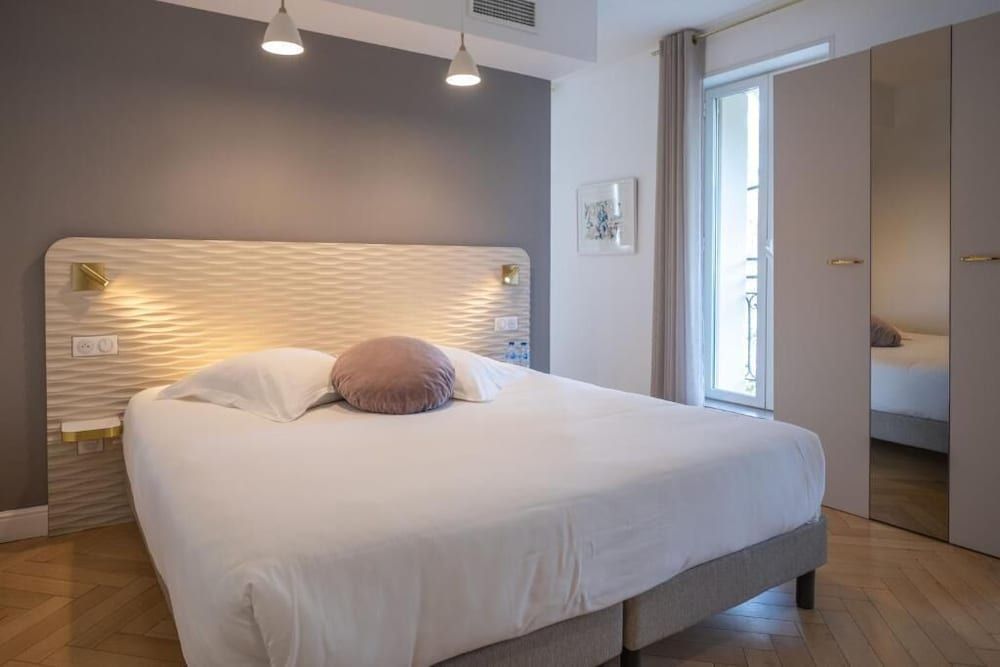 Hotel Cafe Glacier Le XIX Suite 2