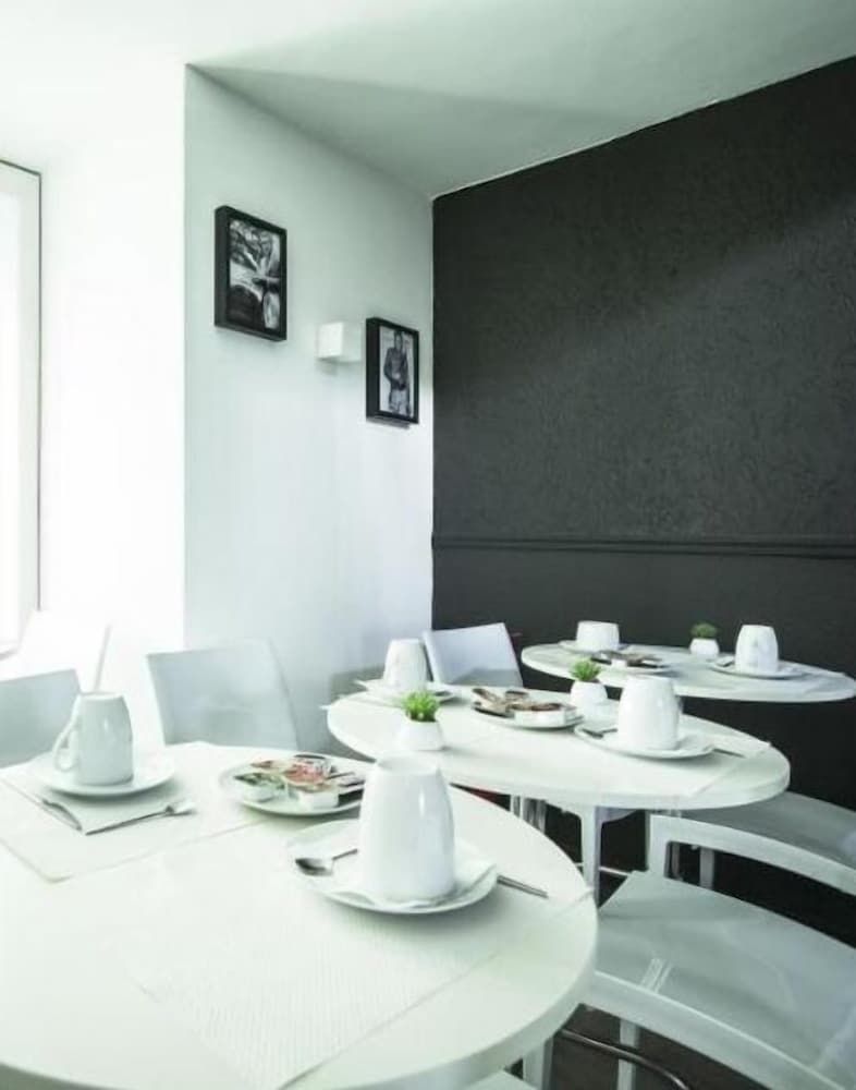 undefined Hotel Schtak 3