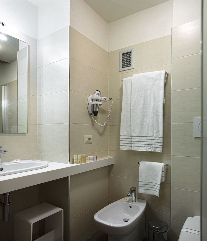 Hotel Raffaello Double or Twin Room 6