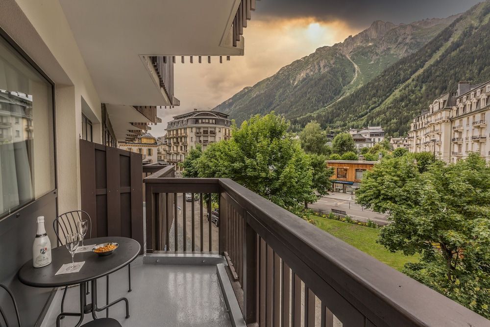 Pointe Isabelle Chambre Triple - Supérieure avec balcon et vue montagne 5