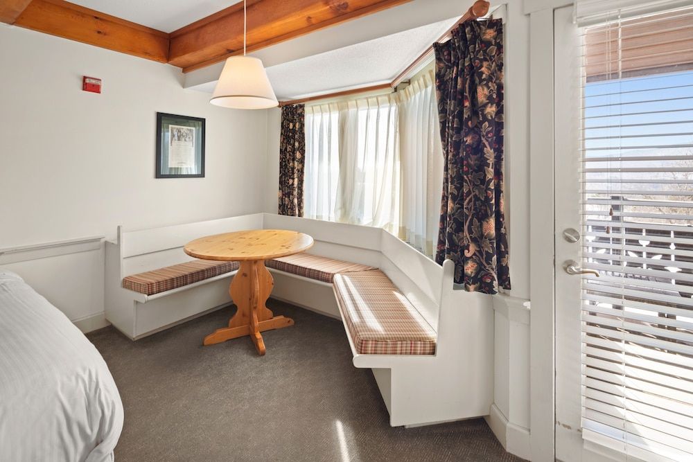 von Trapp Family Lodge & Resort Premier Room, 1 King Bed with Sofa bed 6