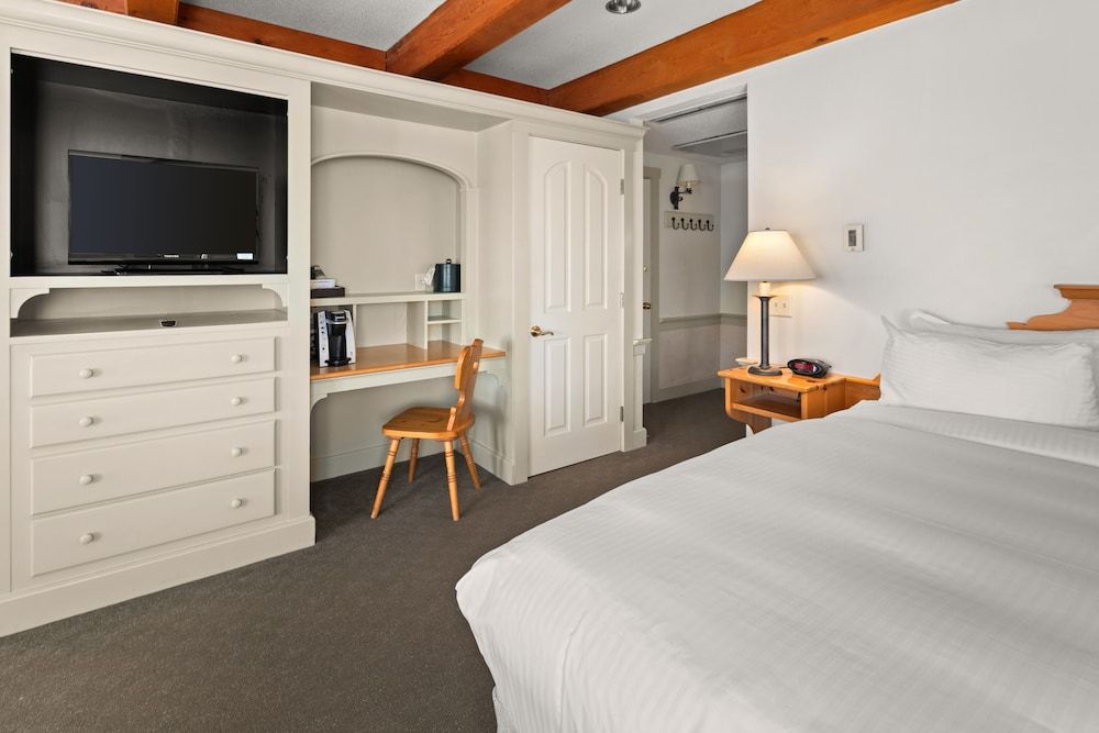 von Trapp Family Lodge & Resort Premier Room, 1 King Bed with Sofa bed 4