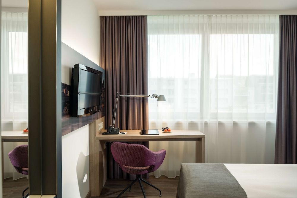 Essential by Dorint Basel City Essential Double Room 11