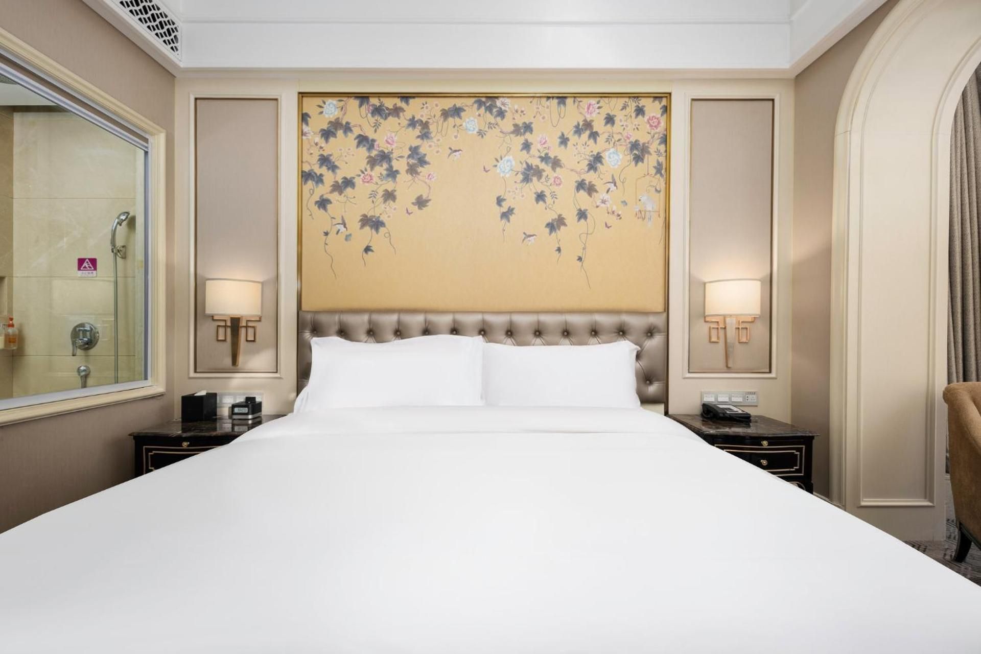 Premium King Room