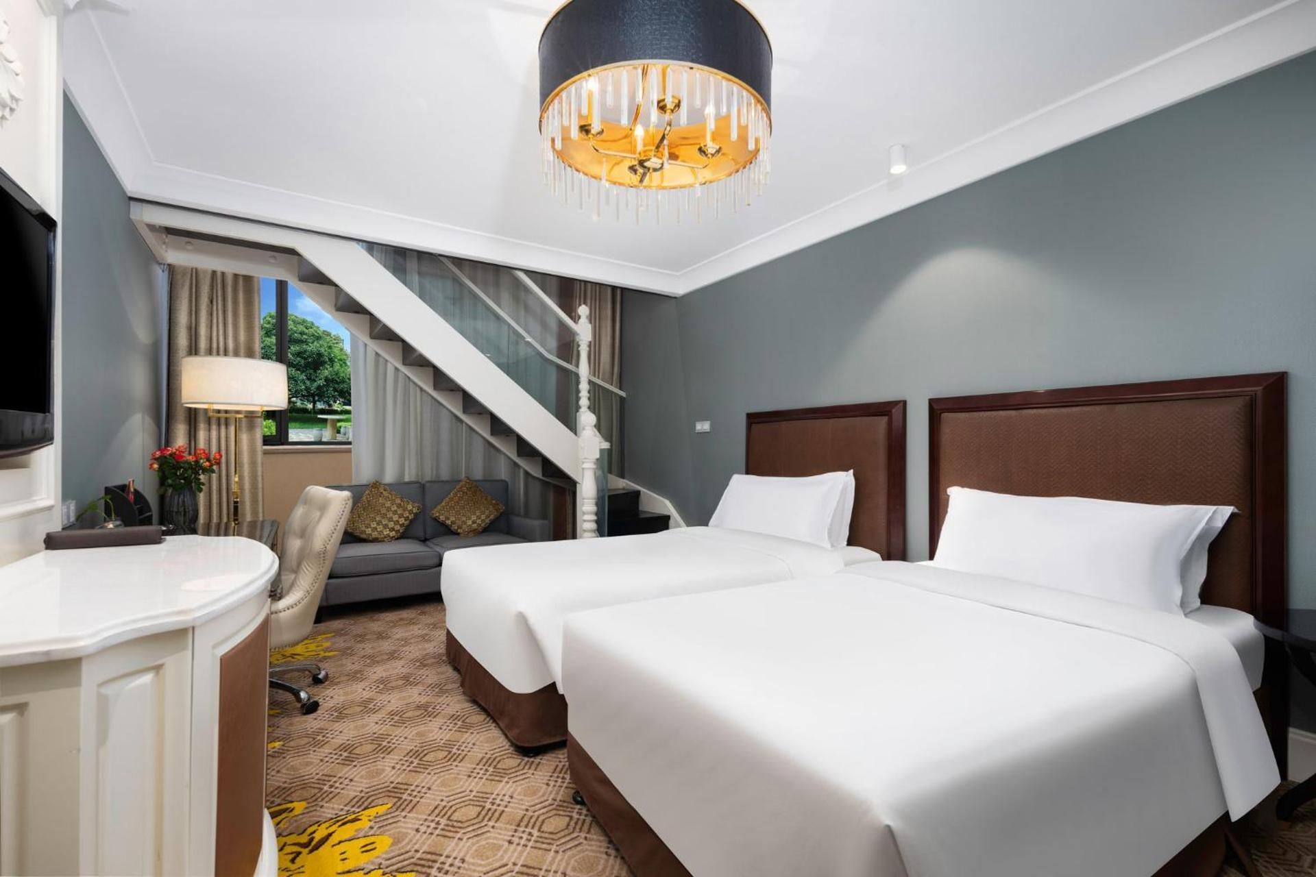 Junior King Suite Loft with One King and Two Twin Beds - Lounge Access