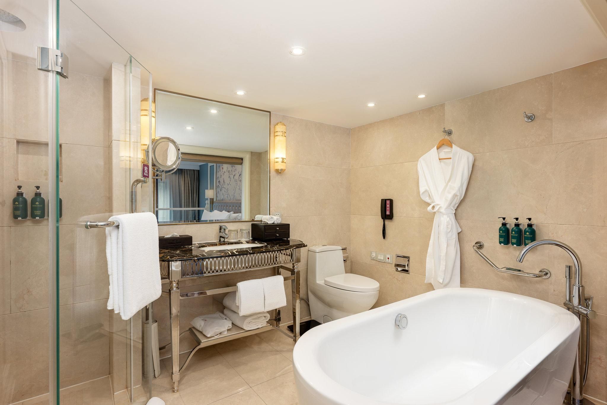1 King Junior Suite Loft Lounge access