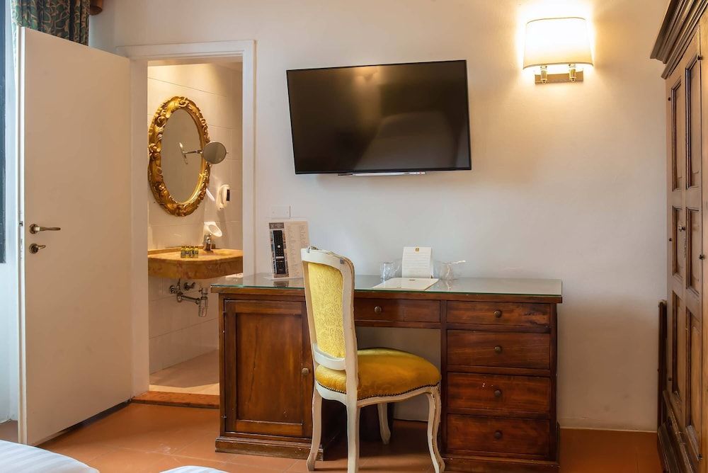 Hotel Machiavelli Palace Standard Double or Twin Room 15