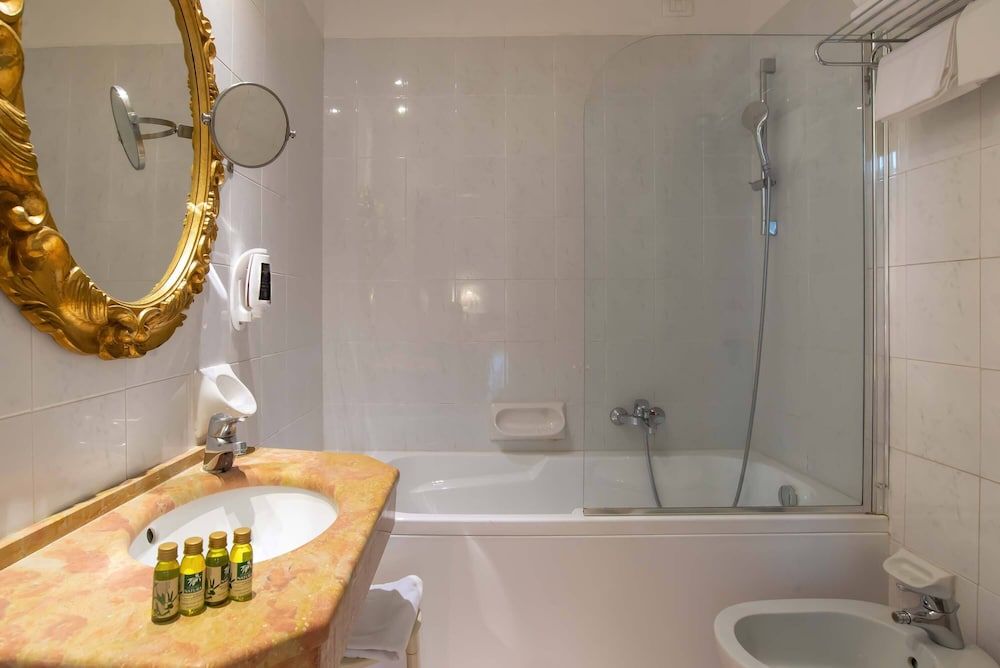 Hotel Machiavelli Palace Standard Double or Twin Room 13