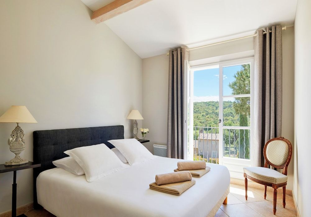 Superior House, 2 Bedrooms, Ensuite (M35)