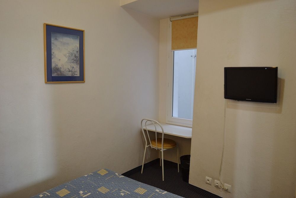 Economy Room (courtyard view)