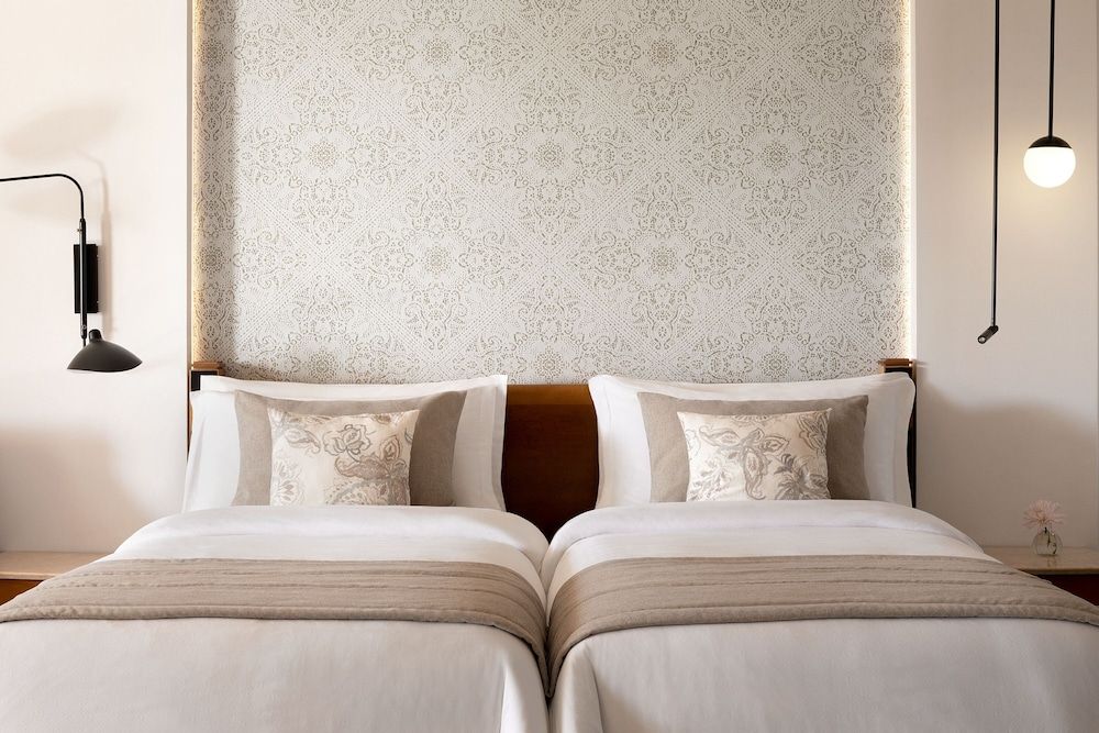 Junior Suite, 1 King Bed, Garden Access