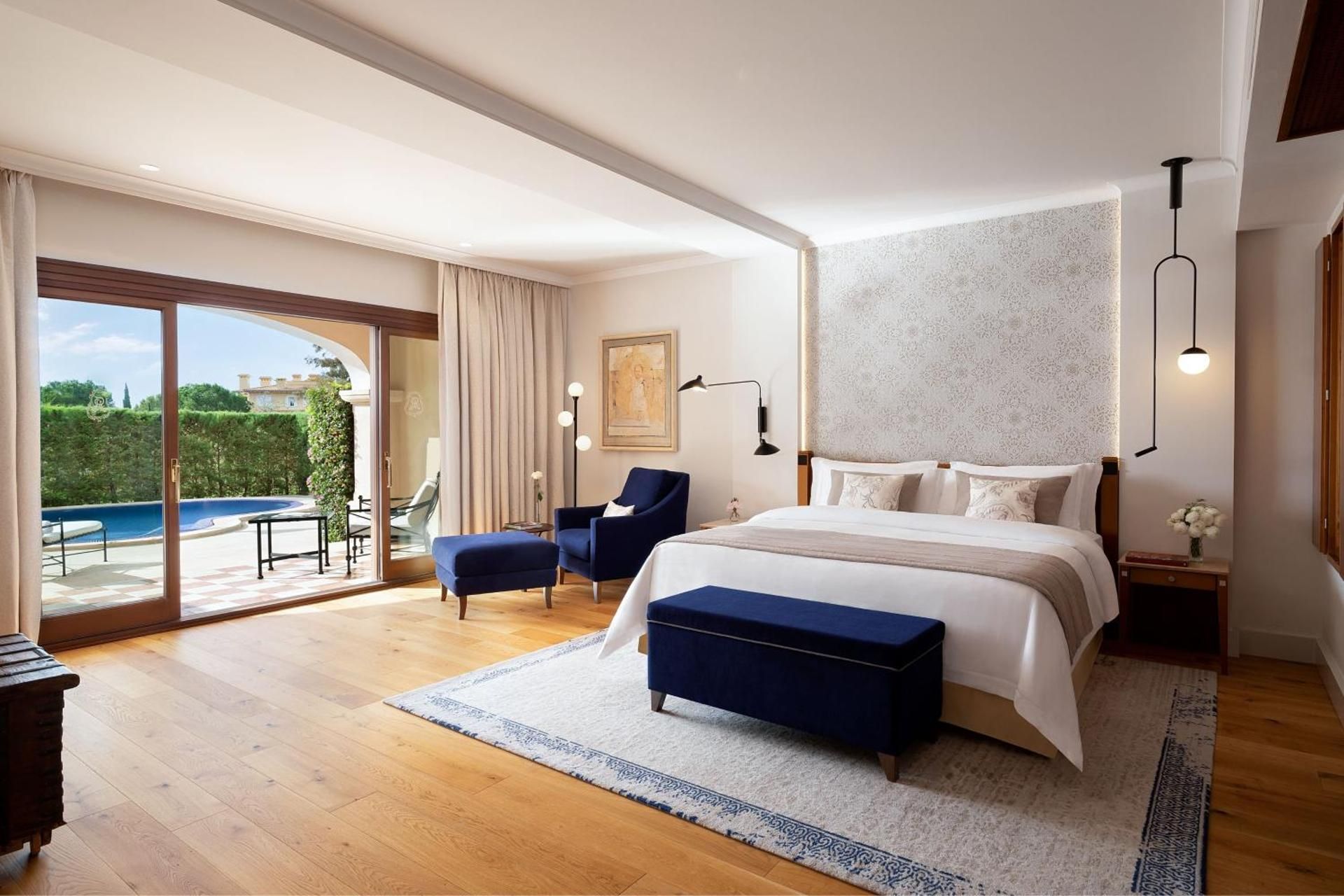 One-Bedroom King Suite with Private Pool - Blue Oasis