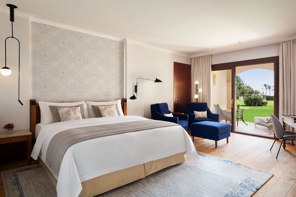 Deluxe Room, 1 King Bed