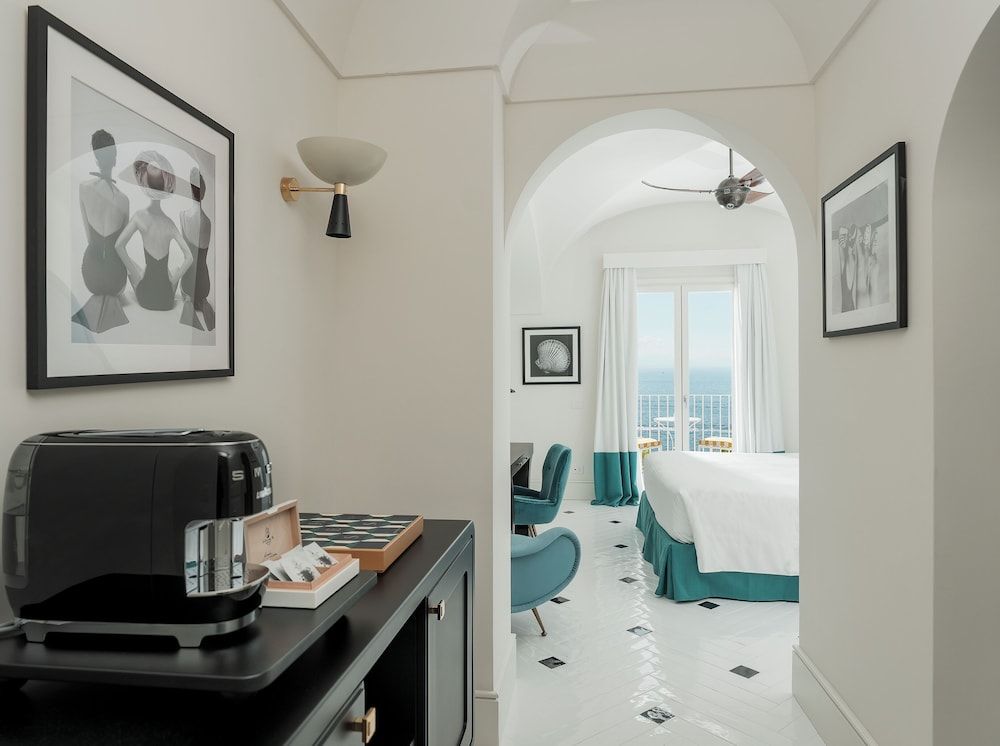 Hotel Miramalfi Superior Double Room, Sea View 5