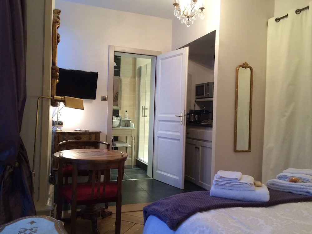 Double Room (Louis - Christophe)