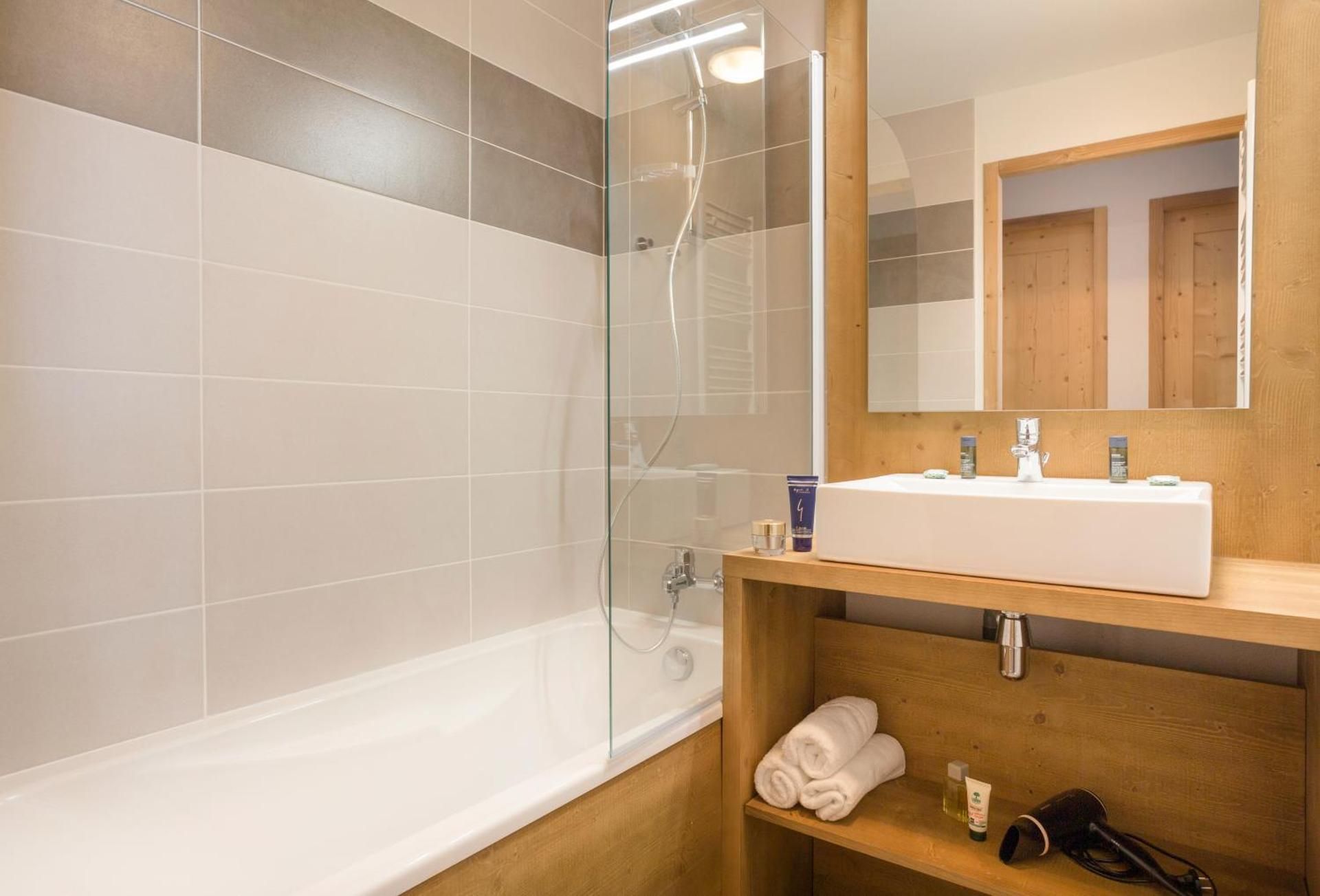 Three-Bedrooms Premium Apartment - 8 people
