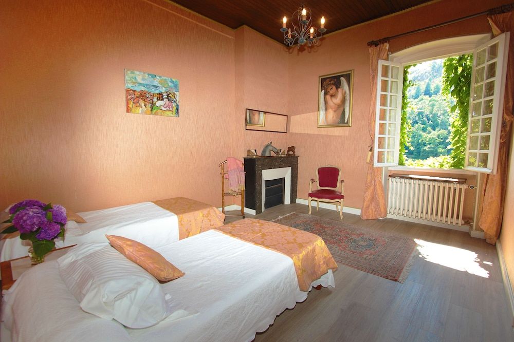 Luxury Apartment, 4 Bedrooms, Kitchen, Valley View