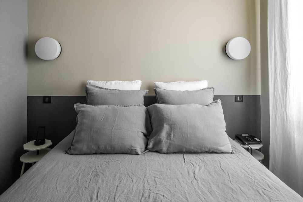 Standard Single Room, 1 Queen Bed