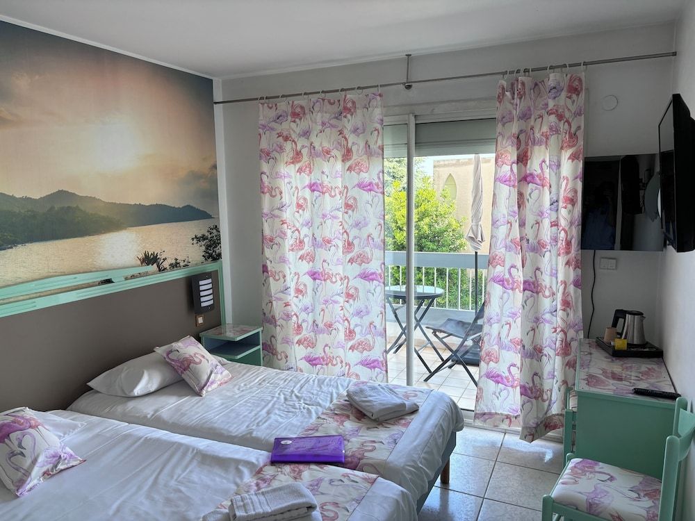 Superior Double Room, Pool View