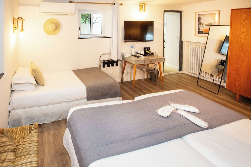 Comfort Triple Room