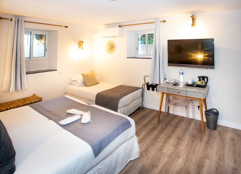 Comfort Triple Room