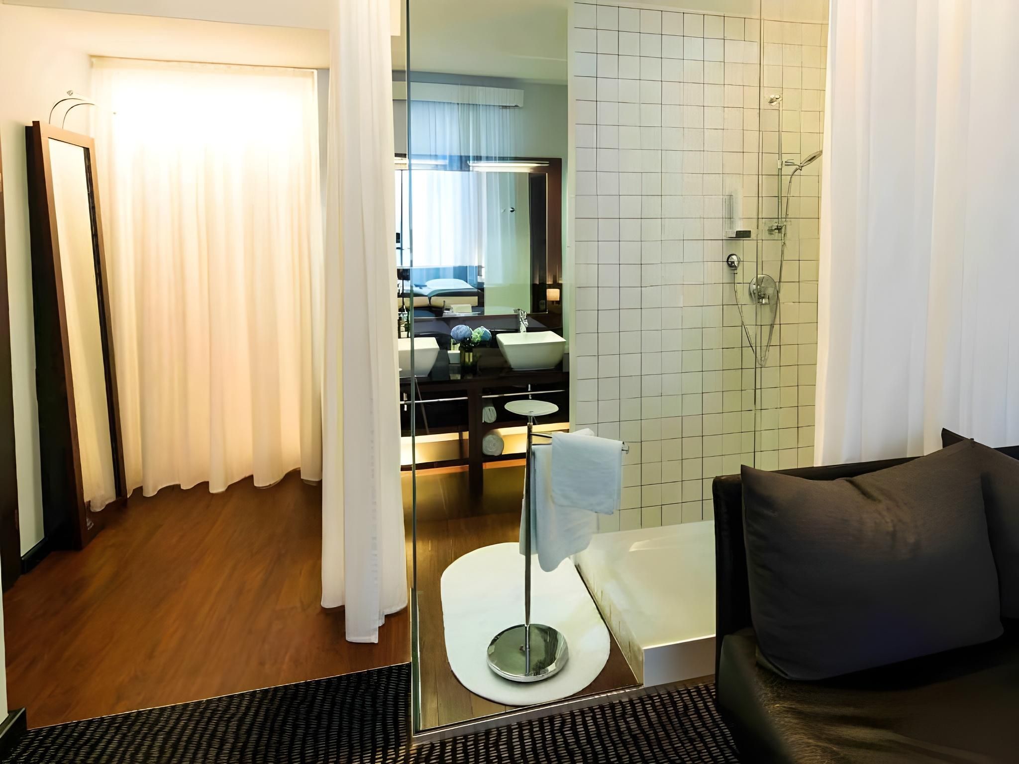 undefined Concorde Hotel 6