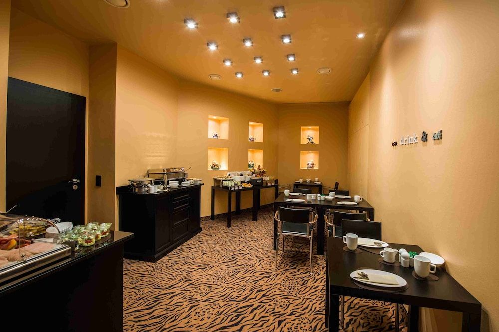 undefined Concorde Hotel 10