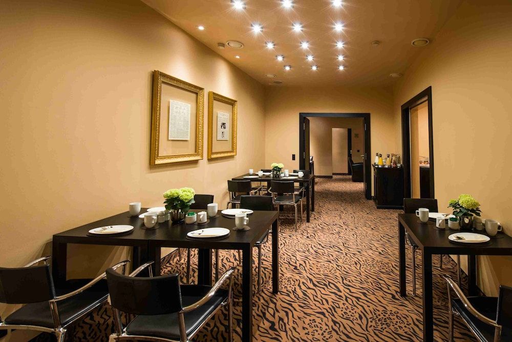 undefined Concorde Hotel 9