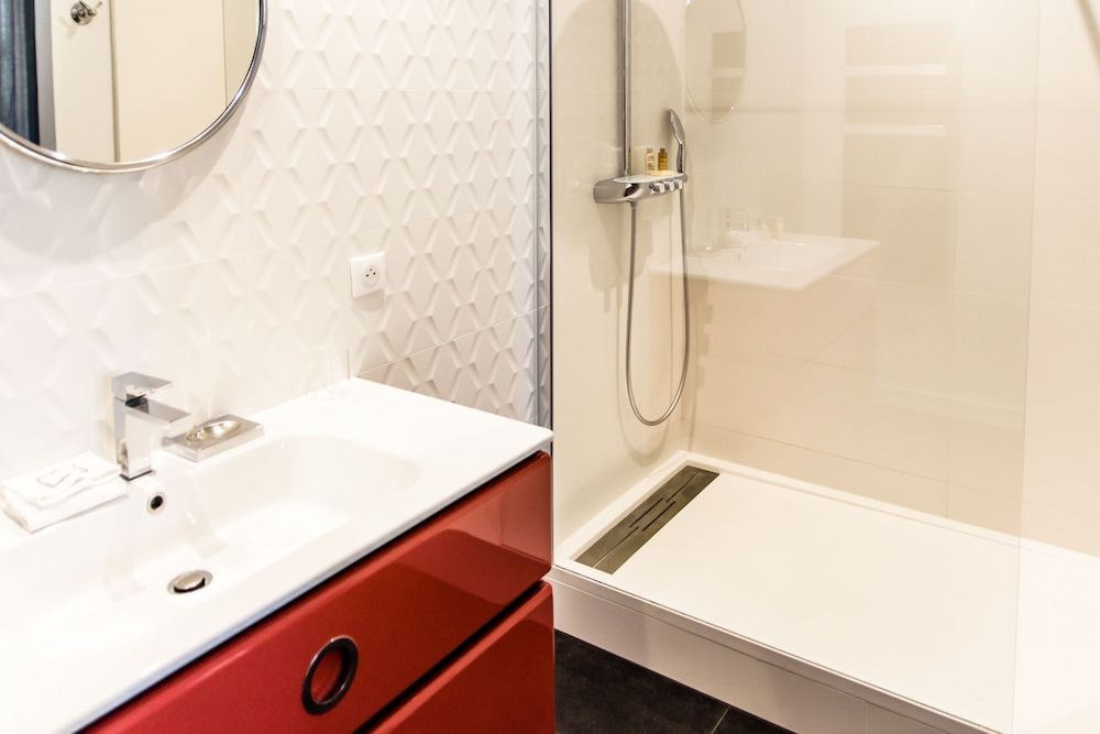 L'Esprit du 8 Superior Double Room (Eilleen Gray) 2