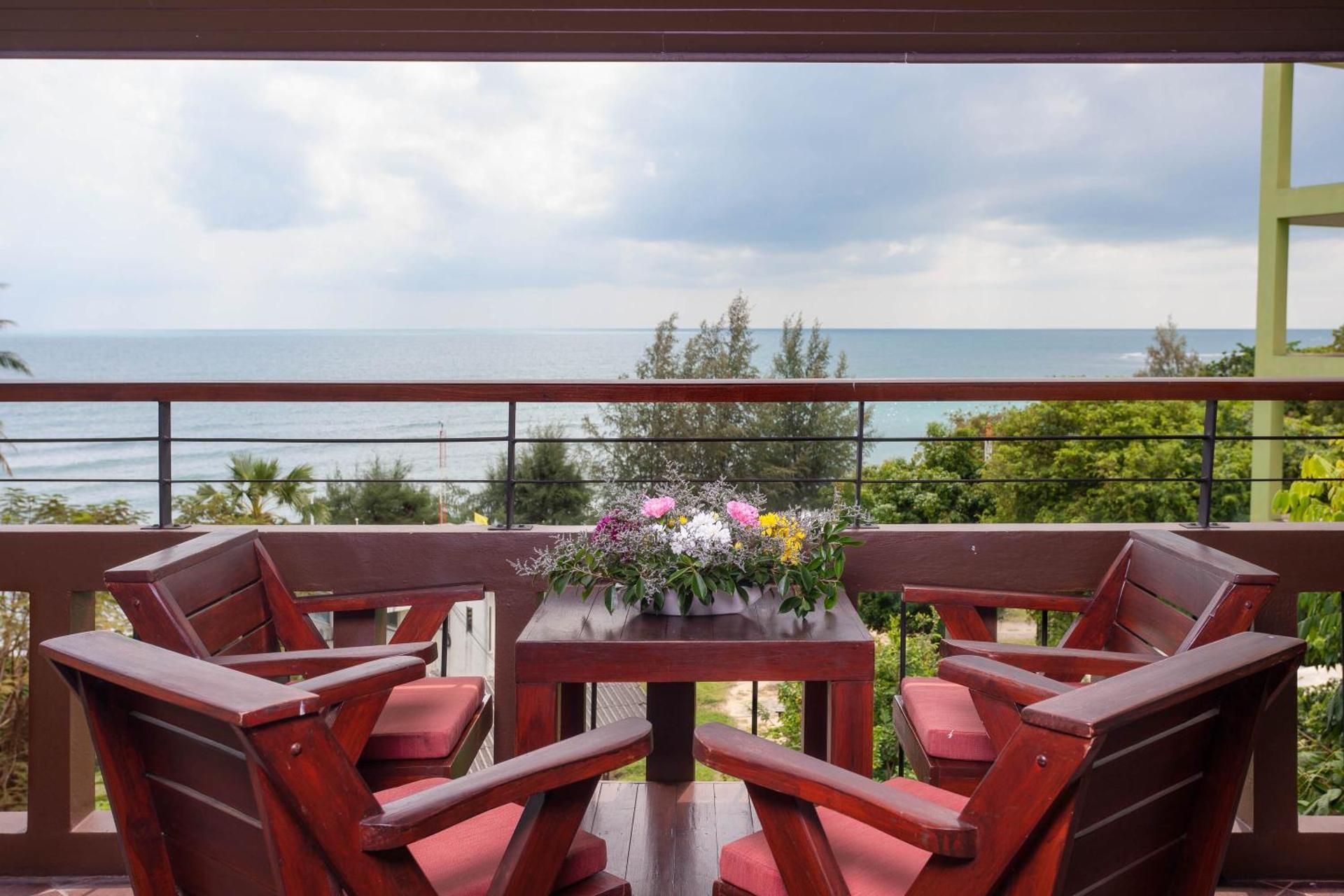 undefined Royal Beach Boutique Resort & Spa 10