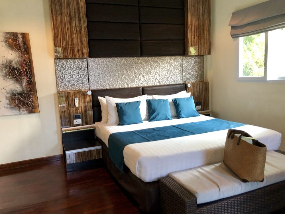 Royal Beach Boutique Resort & Spa Premium Bungalow 5