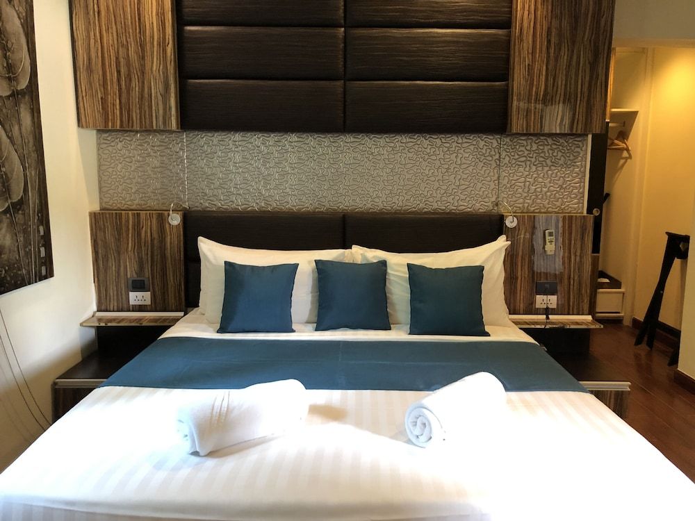 Royal Beach Boutique Resort & Spa Premium Bungalow 7