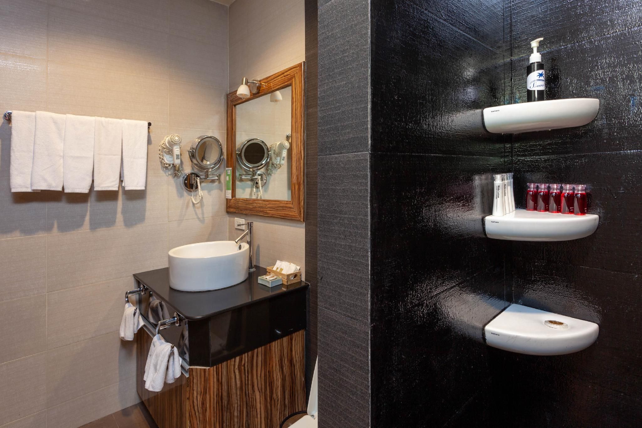 undefined Royal Beach Boutique Resort & Spa 8