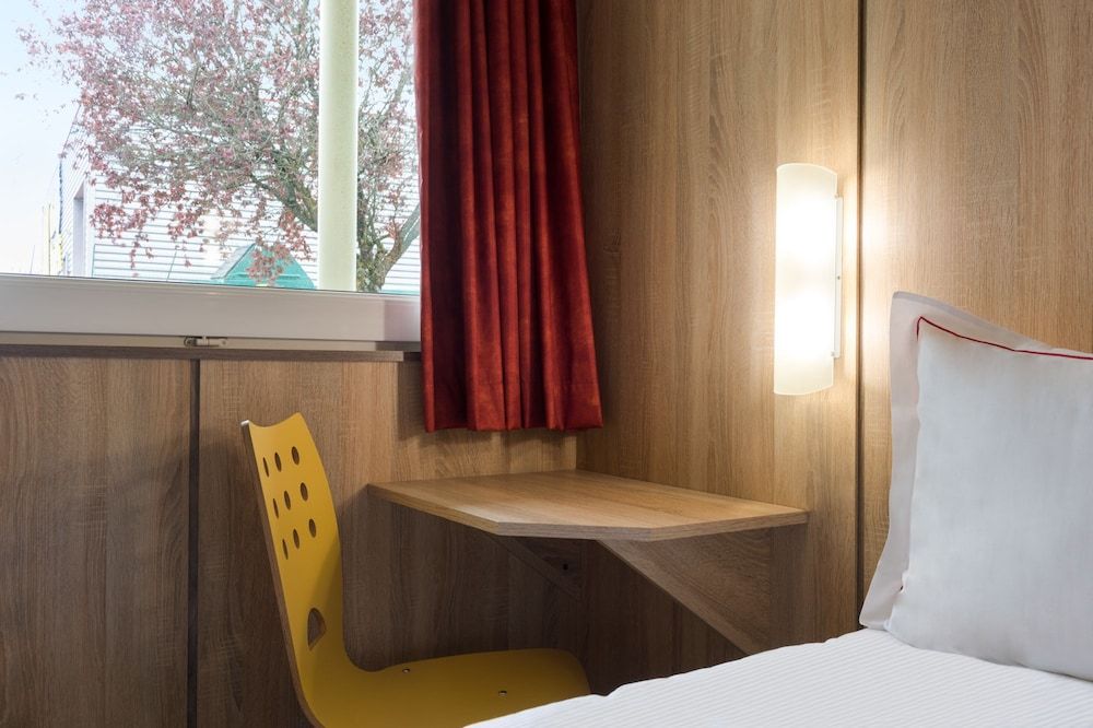 The Originals Access, Hôtel Aurillac Standard Room, 2 Twin Beds 6