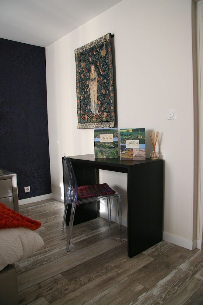 Les Suites Champenoises Royal Suite (Au pied de la Cathdrale ) 12