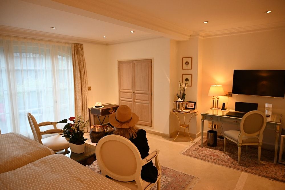 La Villa Eugène Deluxe Double Room, Private Bathroom 9