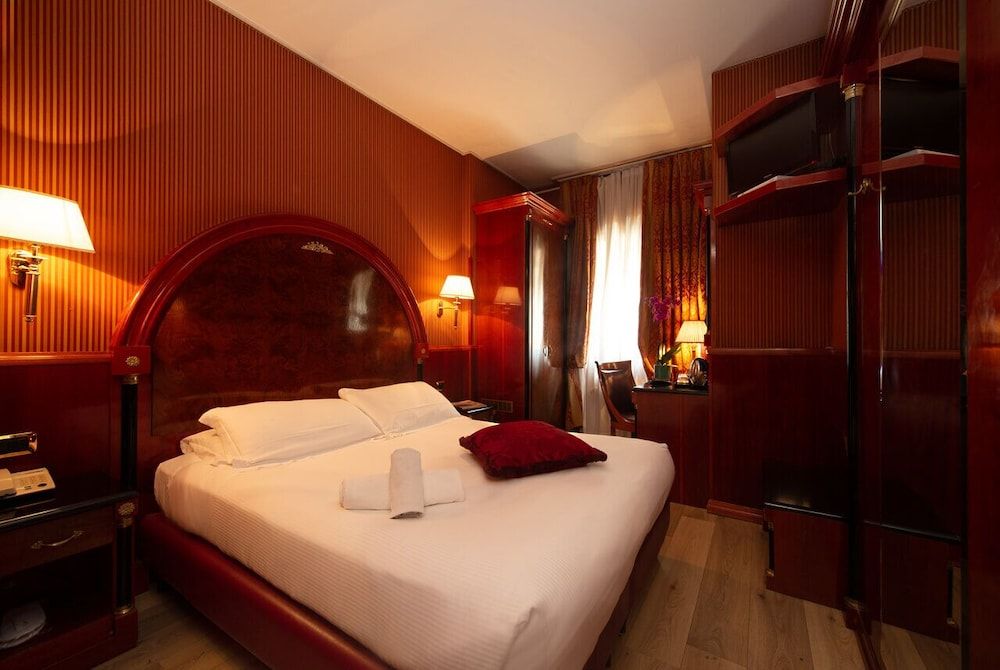 Hotel Vittoria Standard Double or Twin Room 2