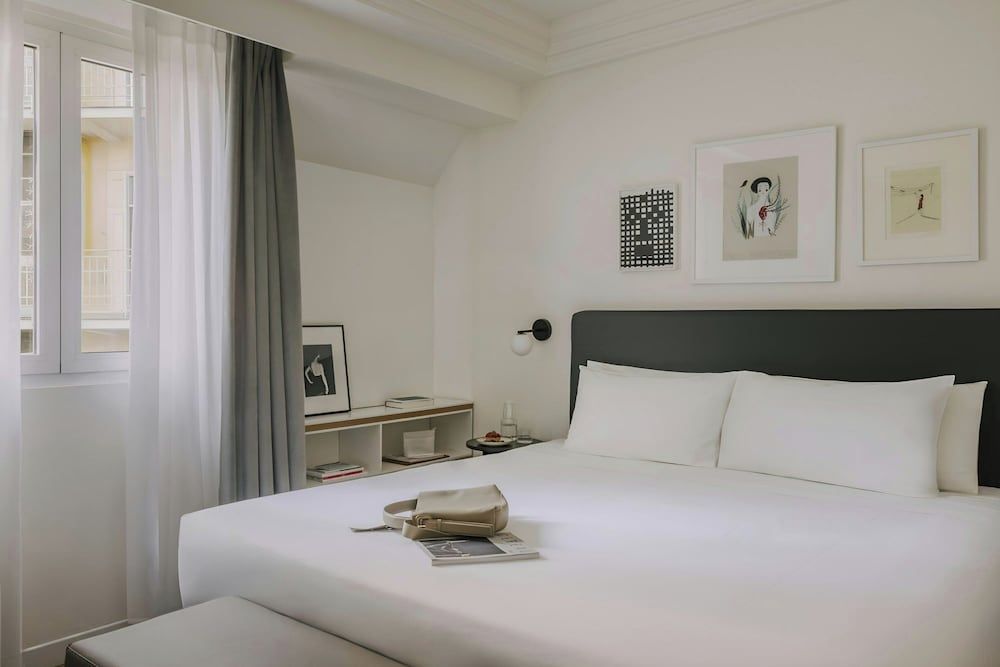 Superior Room, 1 King Bed with Sofa bed, Non Smoking